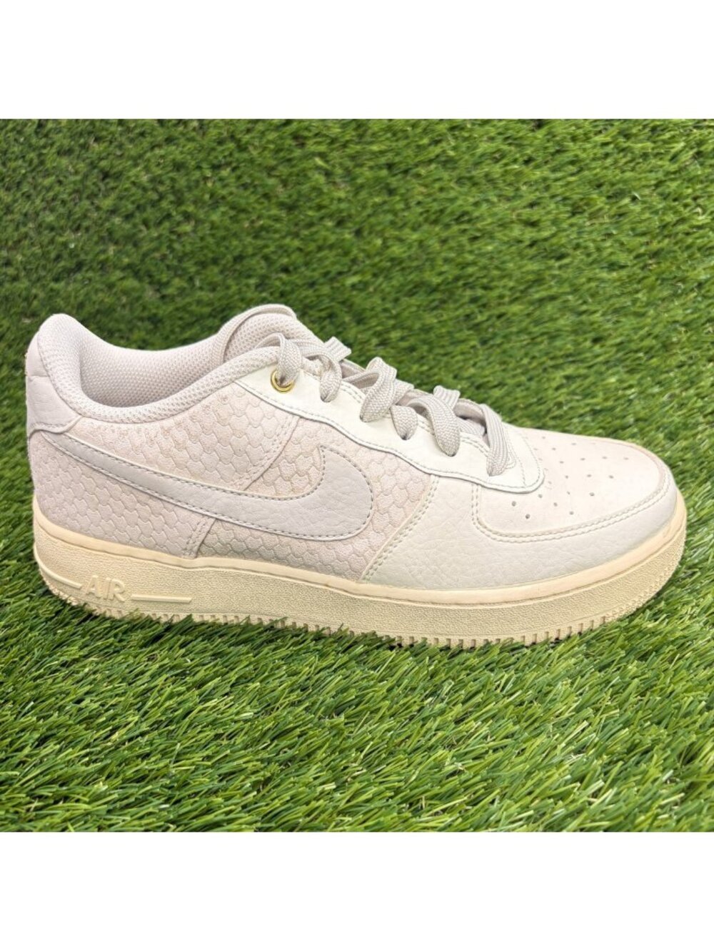 Nike Air Force 1 LV8 Low Boys Size 6.5Y Sail Athletic Lifestyle Shoes Sneakers